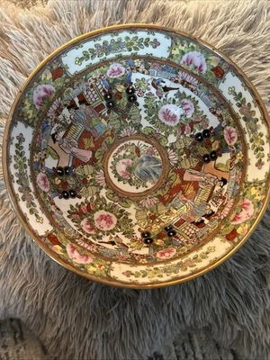 Кантонская чаша конца 19 века Famille Rose Punch с отметкой Qianlong Reign - Изображение 1 из 4