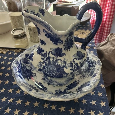 Jarra vintage de cerámica floral azul y blanco de 10,5" y lavabo de 13-3/8" Foto 1 de 4