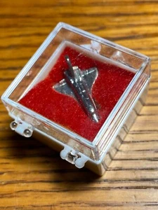 Vintage NASA Space Shuttle United States Of America Lapel Pin Challenger era+NOS - Picture 1 of 9