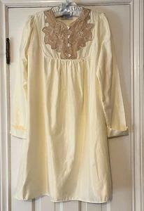 Vintage 1960s Lily of France Butter Yellow Nightgown w/Lace Trim Size Medium - Picture 1 of 6