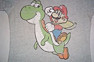 Nintendo Super Mario Yoshi Video Game T-Shirt Juniors Medium