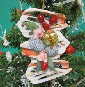 Weihnachtsschmuck Mittelschliff Strombus mit kleinen Muscheln - Bild 1 von 1