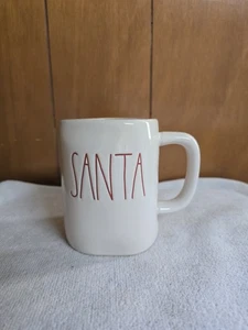 Rae Dunn weiße Weihnachtsmann Tasse mit rotem Innenraum und Buchstaben - Bild 1 von 9