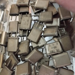 Quartz Cristal aux choix 26 à 28.000 MHz 26 à 28 MHz Lot 1 Piece - Imagen 1 de 1