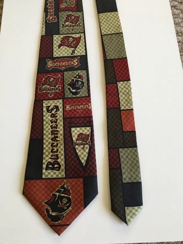 NFL Football Tampa Bay Buccaneers Silk Necktie Tie Cover
