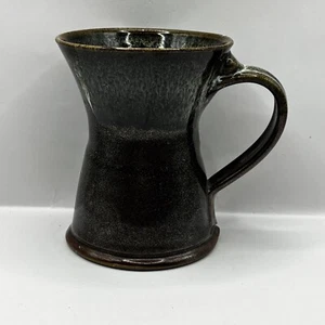 Grande tazza studio arte marrone e verde goccia design artista studio timbrata - Foto 1 di 14