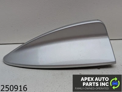 OEM 2006 BMW 325xi E91 3.0L  Car Roof Antenna Fin Cover Trim Cap Foto 1 de 4