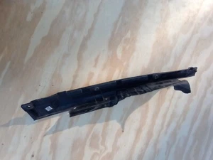 2013-2016 LINCOLN MKZ FRONT RIGHT FENDER INSULATOR SEAL PANEL TRIM COVER OEM - Picture 1 of 6