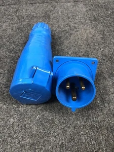 Interpower 84432241 Socket and Interpower 84332211 Plug - Picture 1 of 5