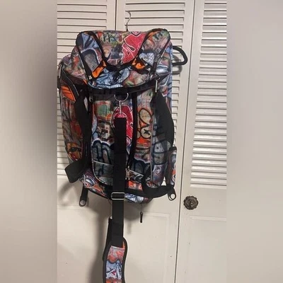 Mochila Equipaje ATHALON Graffiti – Bolsa de Viaje Audaz/Mochila Híbrida Foto 1 de 4