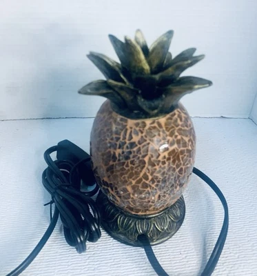 Lámpara decorativa de acento de bienvenida de mesa de vidrio craquelado de mosaico de piña de 7" Foto 1 de 2