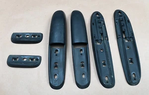 CHRYSLER GRAND VOYAGER 01-07 ROOF RAILS END COVERS SET - Picture 1 of 9