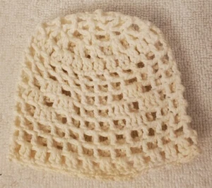 Vintage handgefertigte gehäkelte Mütze Beenie Hut für Puppen 3 1/2" "kostenloser Versand" - Bild 1 von 3