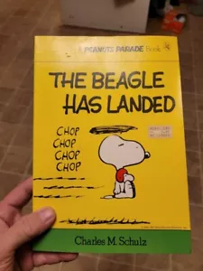 The Beagle has Landed Schulz Peanuts Parade Book comic book sc 1970s - Picture 1 of 2
