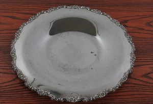 VTG WM A Rogers By Oneida Silverplate Circular Tray Platter EXPERTLY POLISHED - Picture 1 of 7
