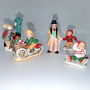 LOTE DE 5 estatuillas miniatura vintage de pueblo navideño victoriano de izquierda - Imagen 1 de 20