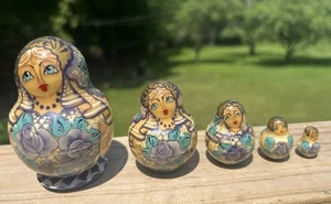 Russische Matroschka 5 Stck. verschachtelte Puppen 3,5 Zoll handbemalt lila Rosen signiert - Bild 1 von 10