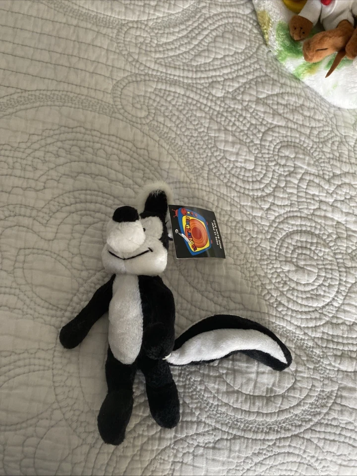 Mini bolsa de frijoles de peluche Warner Bros Studios Looney Tunes Pepe Le Pew 1999 Foto 1 de 1