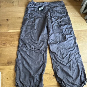 White Fox parachute Pants charcoal grey size S - Picture 1 of 6