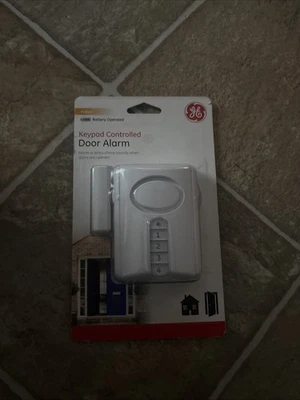 GE Keypad Controlled Door Alarm Programmable 4-Digit Code Sensor on sides - Image 1 of 4