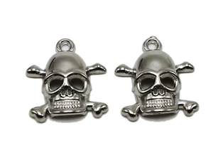 100 Silver Tone Metallic Acrylic Skeleton SKULL Charm Pendants 20mm - Picture 1 of 5