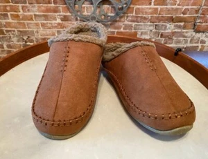 Men's Deer Stags Slipperooz Brown Microsuede Nordic Slipper Scuff 10 New - Picture 1 of 3