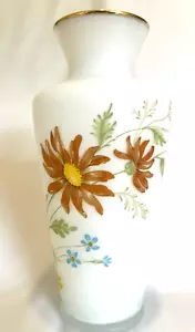 Frosted White Satin Floral Vase with Gold Rim. 18cm High 8cm Diameter - Bild 1 von 10