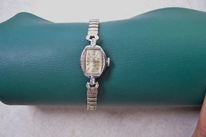 Vintage WESTCLOX 17 Jewel Womens Watch - Picture 1 of 4
