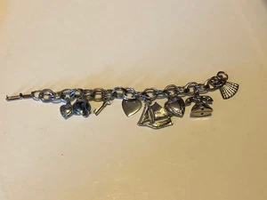Vintage Girl’s Costume Jewelry Charm Bracelet With 8 Charms 6” - Picture 1 of 3