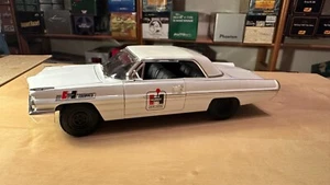 Pontiac Catalina Hurst Shifters Ertl 1962 1:18 coche escala diecast - Imagen 1 de 5