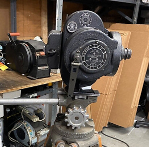 Bell & Howell 35mm WWII Eyemo Bomb Spotter Cine Camera All original  w/ Warranty