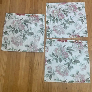 Set Of 3 Pottery Barn Pillow Shams Floral Roses Cottagecore 20 x 20 Cotton - Picture 1 of 7