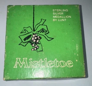 Lunt 1976 - Sterling Mistel Medaillon Originalkarton - Bild 1 von 1