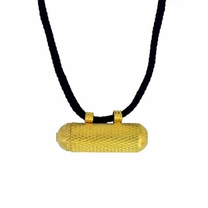 Taveez con forma de cilindro hueco enchapado en oro espiritual para unisex - Imagen 1 de 4