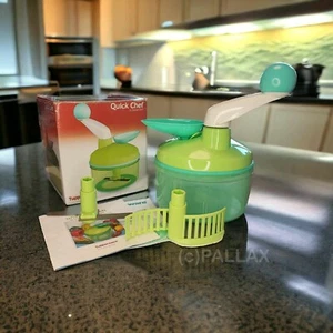 TUPPERWARE D98 QUICK-CHEF 1,0 L GRÜN KÜCHENMASCHINE RÜHRER HÄCKSLER SCHNEIDER - Bild 1 von 2