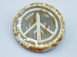 Vietnam War American “Drop It” Bombing Peace Badge - Picture 1 of 7