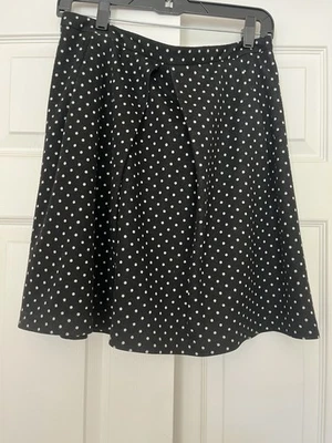 NUEVO CON ETIQUETAS ANNE KLEIN Falda Negra con Lunares Blancos por encima de la rodilla  Foto 1 de 2
