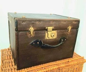 Antique Travelling Hat Box . Trunk Vintage Luggage. Steamer Trunk. hatbox - Picture 1 of 9