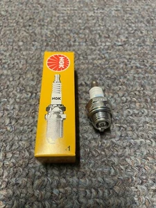 Candela di accensione NGK BMR7A 91044 per Stihl, Huskvarna, Poulan, Homelite e altri - Foto 1 di 3