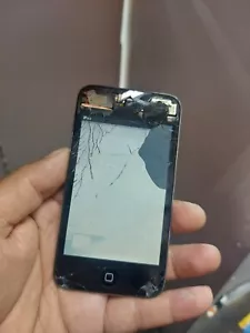 Apple A1367 iPod Touch 16GB 4. Generation Sie müssen den LCD Bildschirm ersetzen - Bild 1 von 10