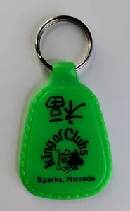 Llavero Vintage King Of Clubs Casino Reno Sparks NV 2.5" Logo Verde - Imagen 1 de 2
