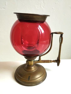 ANCIENNE LAMPE DE SANCTUAIRE GLOBE EN VERRE ROUGE ET LAITON 19 ÈME SIÈCLE - Photo 1/16