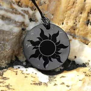 Schungit "Sonne" Anhänger. Amulett des Glücks und Erfolgs. Naturstein, Tolvu - Bild 1 von 4