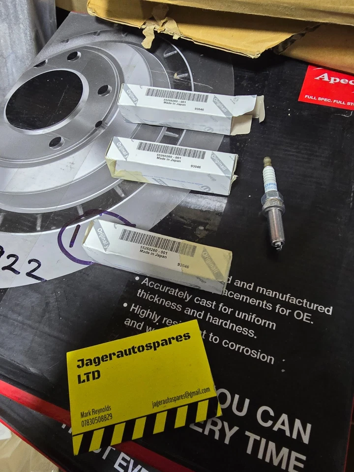 Fiat 500 Panda IV 1.0 Hybrid 2012 - On Set Of 4 Spark Plugs. Genuine 55260260 - Image 1 of 1