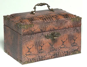 Faux Snake Leather Lock Box for jewelry or trinkets        FREE SHIPPING! ! ! - Picture 1 of 3