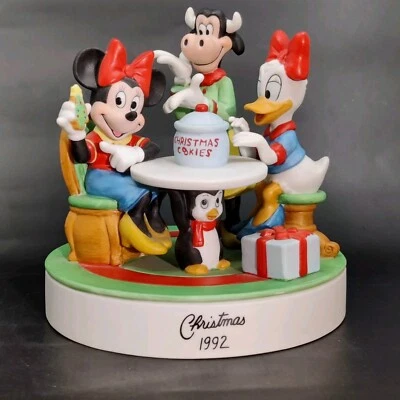 Disney Grolier 1992 "Christmas Cookies" Ceramic Figurine LE #1349/25,000 Minnie - Image 1 of 4