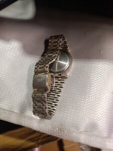 Bracelet de montre Gucci pour homme 900 m avec dos corps pièces authentiques/réparation