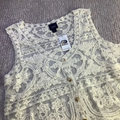Daytrip Cream Lace Sleeveless Button Down Vest Size Large NWt - Image 1 of 4