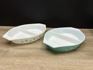 Vintage Pyrex Turquoise Snowflake Divided 1-1/2 Qt. Casserole Dish Lot Of 2 - Picture 1 of 22