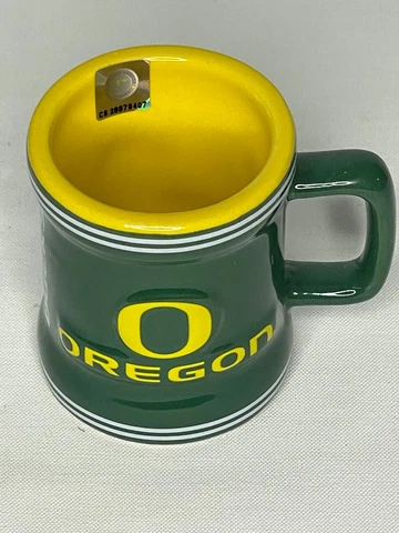 OREGON DUCKS NCAA SCULPTED MINI MUG SHOT GLASS Cover